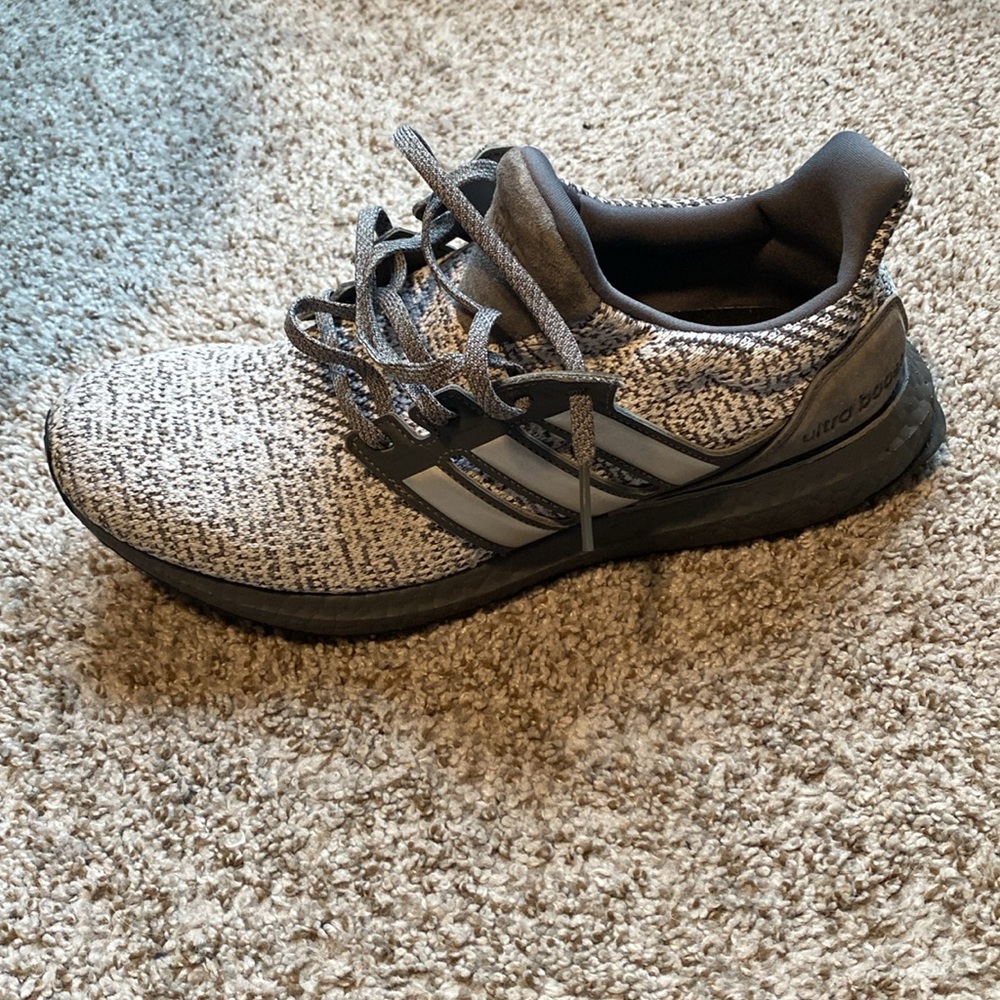 Selling adidas ultra boost size M 10! - Picture 2 of 3